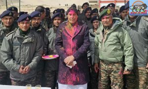Raksha Mantri Shri Rajnath Singh celebrates Holi with soldiers in Leh